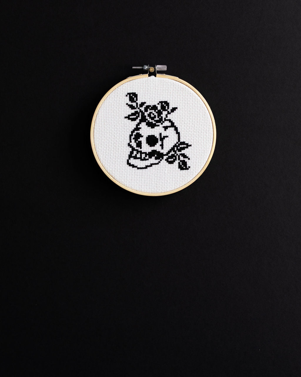 'Skull & Roses' Cross Stitch Kit