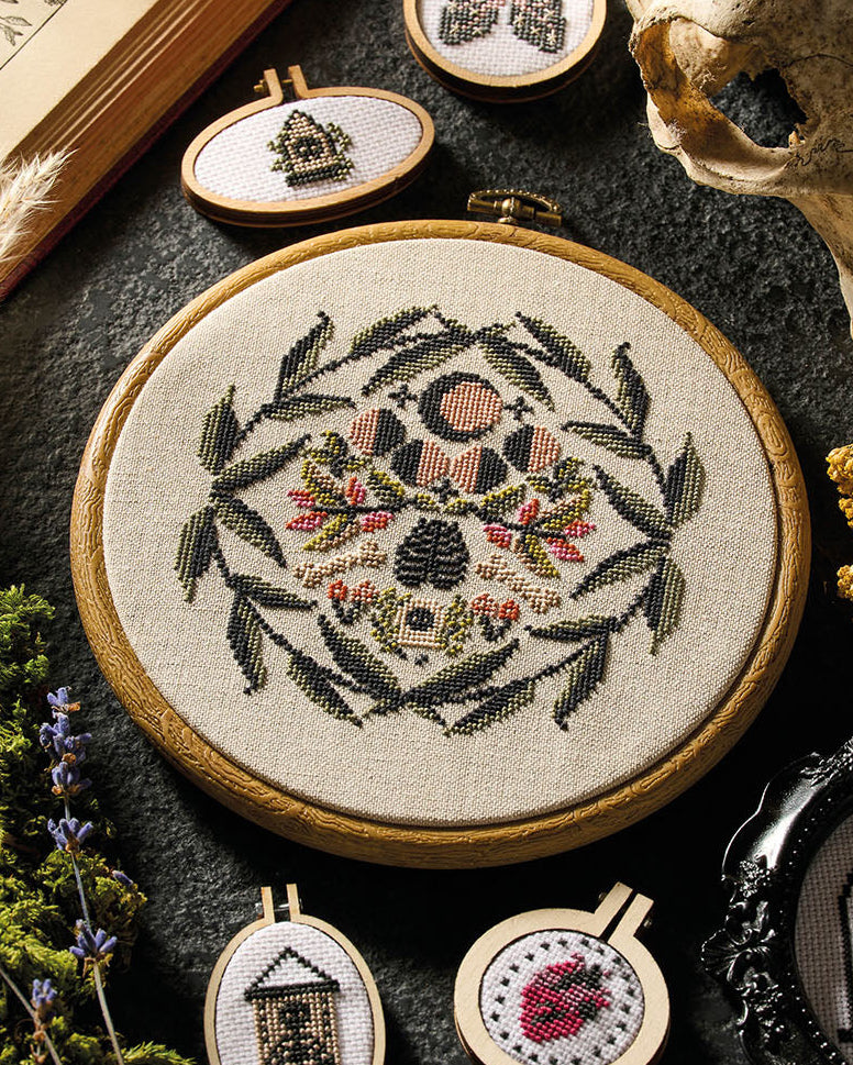 Round Woodgrain Flexi Hoop - 6 inch