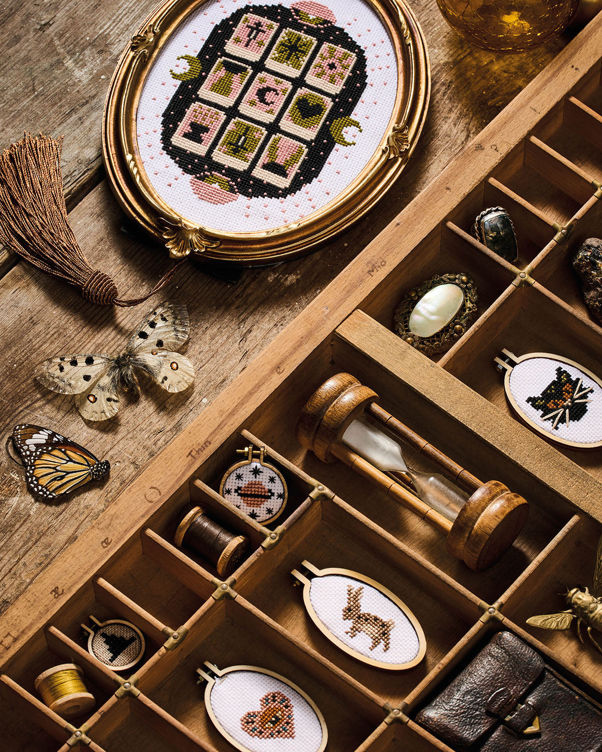 Cross Stitch Cabinet of Curiosities: 500 Magical Motifs and Peculiar Patterns